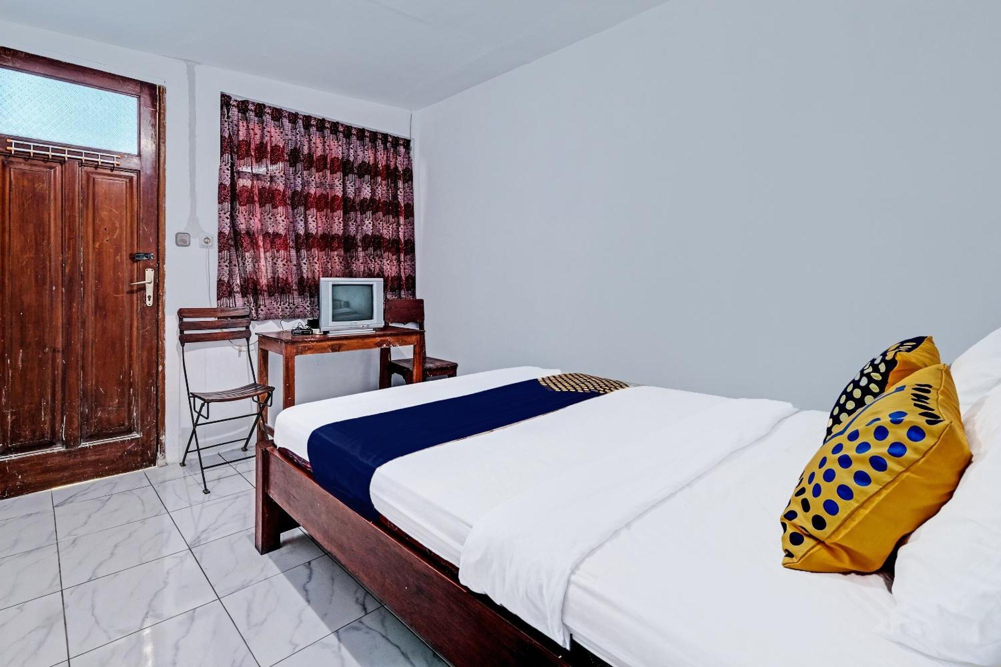 Spot On 91916 Joglo Doyong Homestay Syariah Yogyakarta Exterior photo